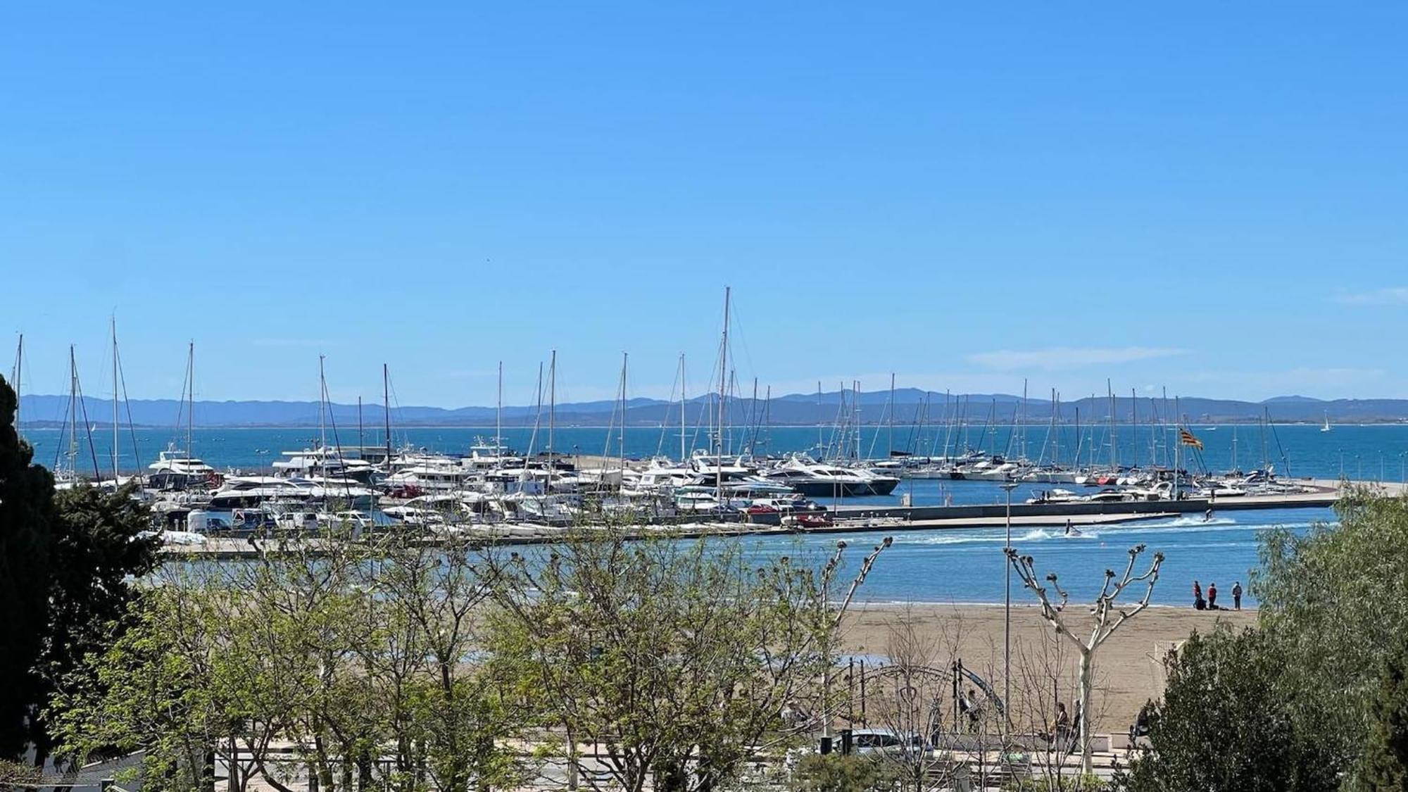 Apartamento Frente Al Mar Roses Luaran gambar