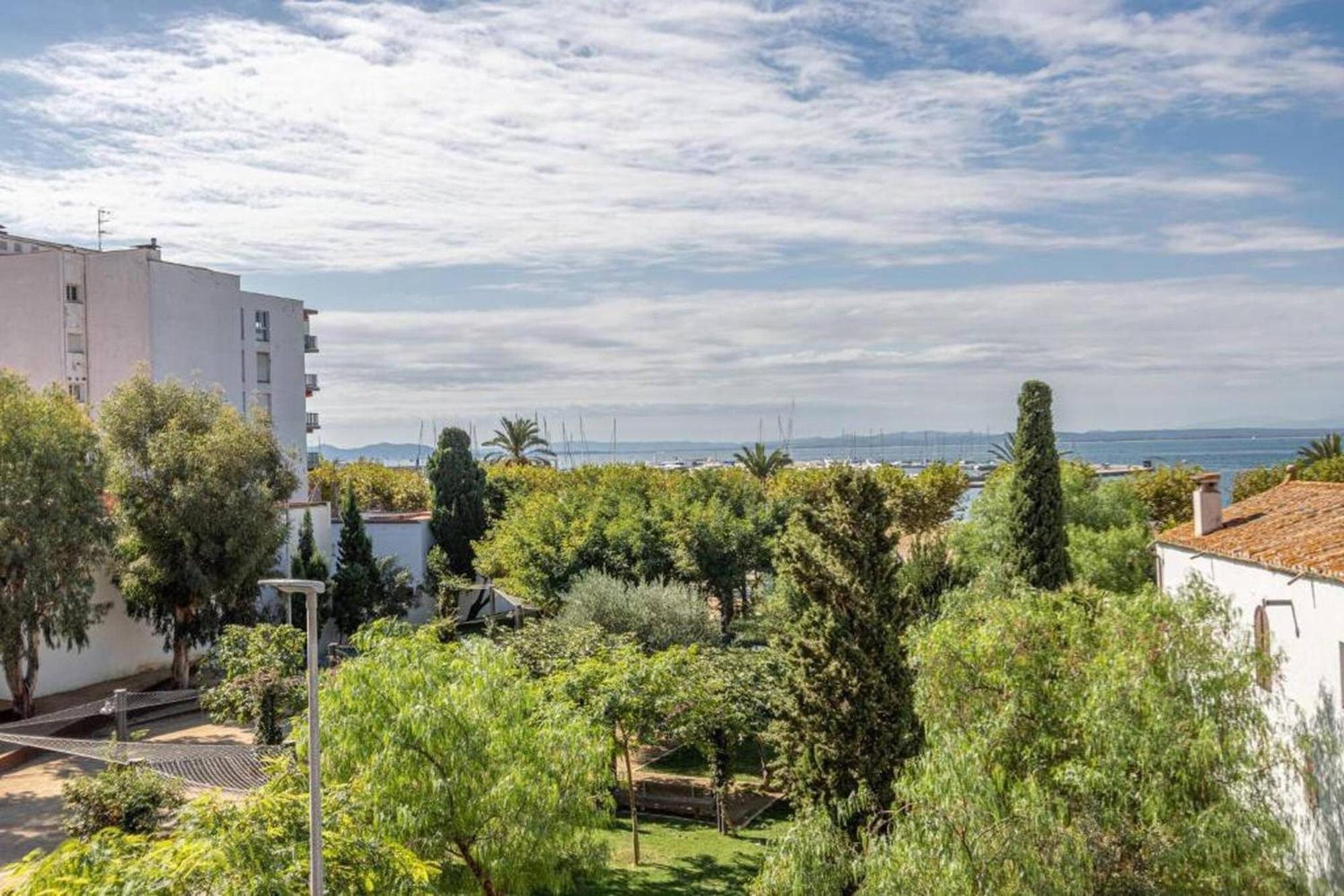 Apartamento Frente Al Mar Roses Luaran gambar