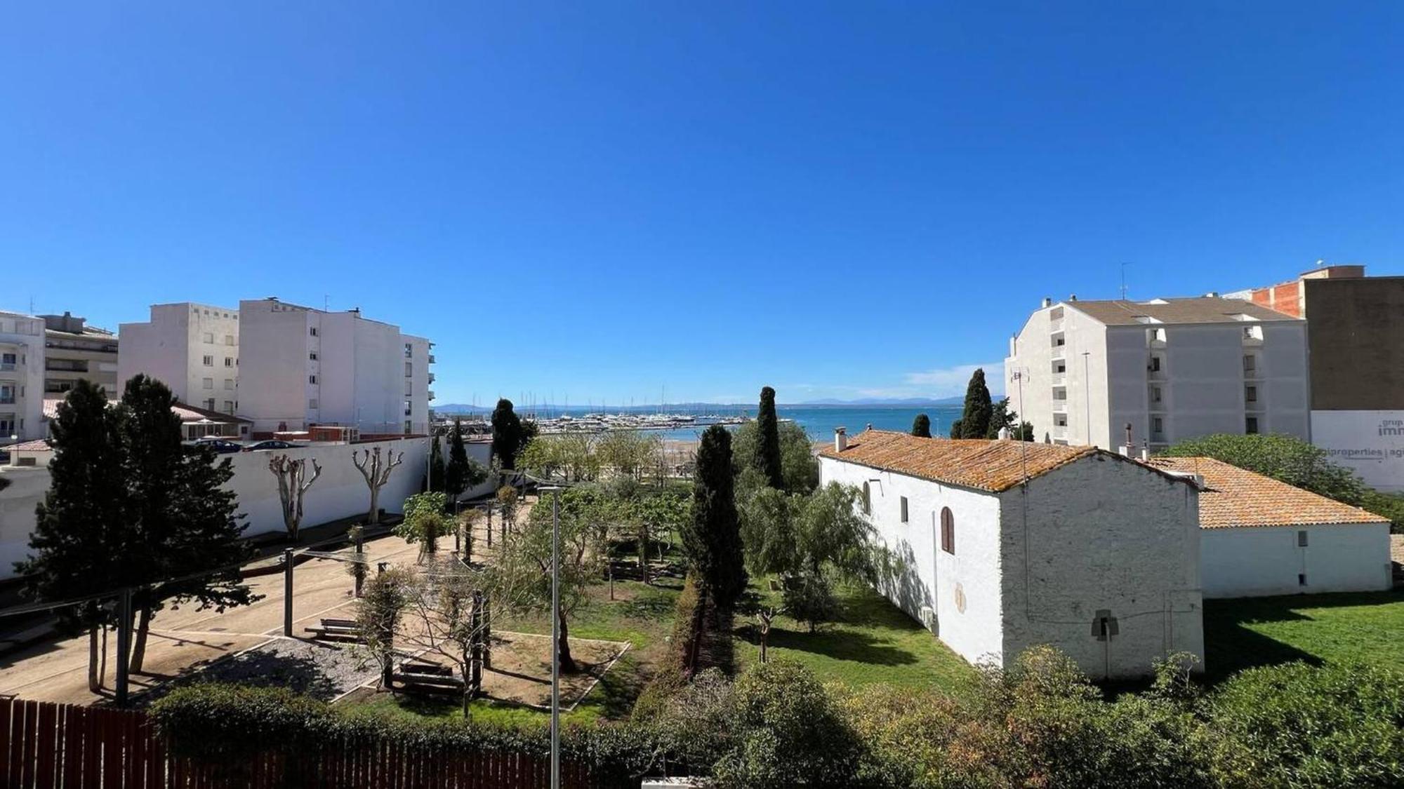 Apartamento Frente Al Mar Roses Luaran gambar