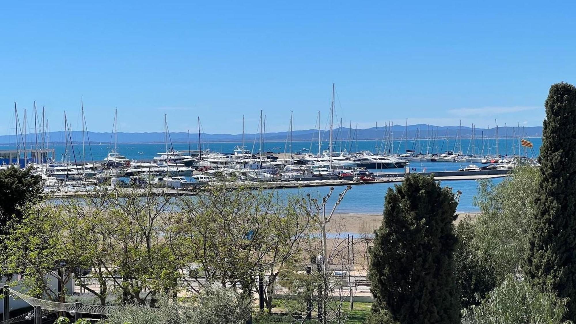 Apartamento Frente Al Mar Roses Luaran gambar